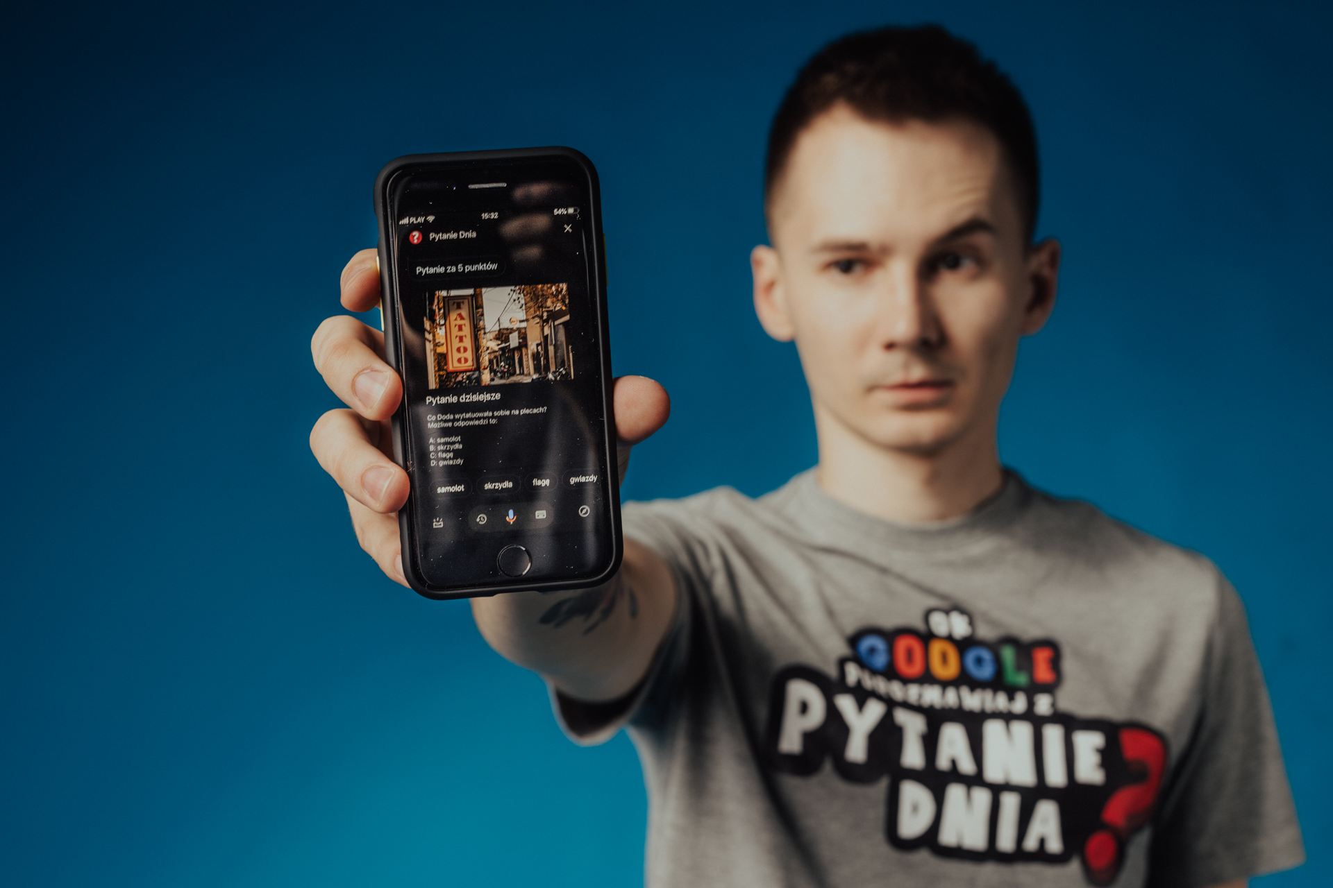 Doświadczenie kontra Hype. Dlaczego „starzy wyjadacze” mają przewagę nad „młodymi w AI”